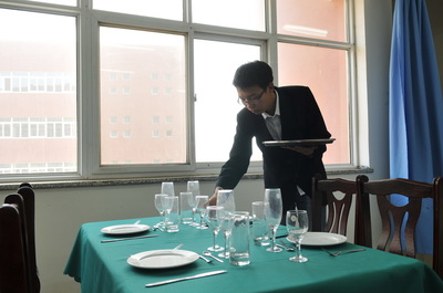 餐飲服務與客房管理實訓室 餐飲服務模塊的實踐探索